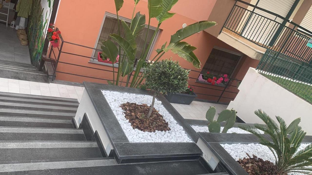Hotel Portum Giardini Naxos Exteriör bild